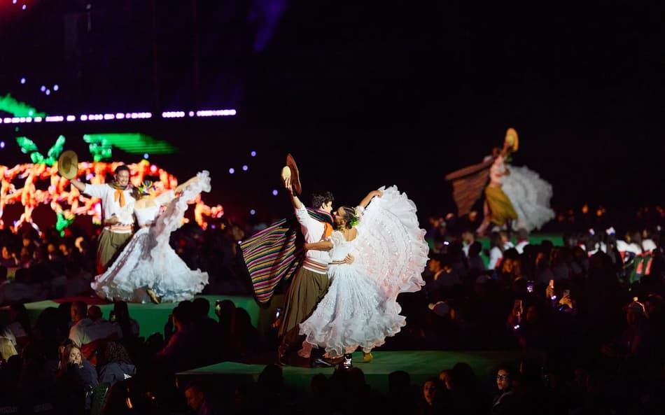 Assunção apostou na música e dança típica na abertura do Pan Júnior