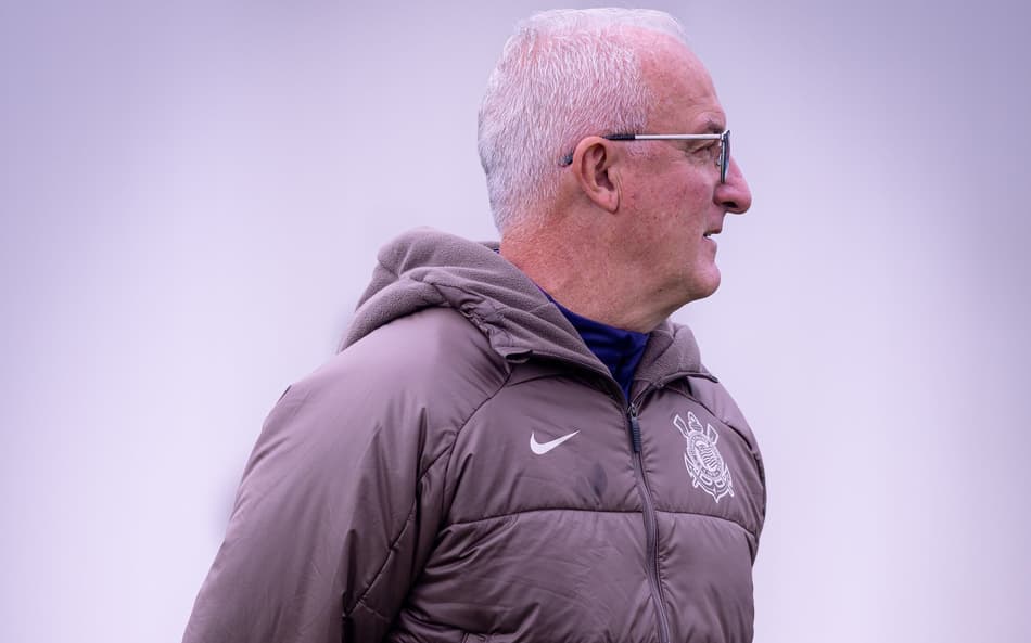Dorival precisou mudar a equipe do Corinthians (Foto: Rodrigo Coca/Agência Corinthians)