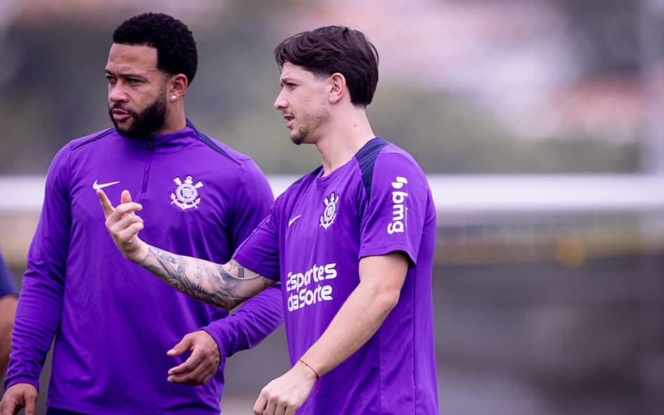 Corinthians pode ter Memphis e Garro entre os titulares (Foto: Rodrigo Coca/Agência Corinthians)