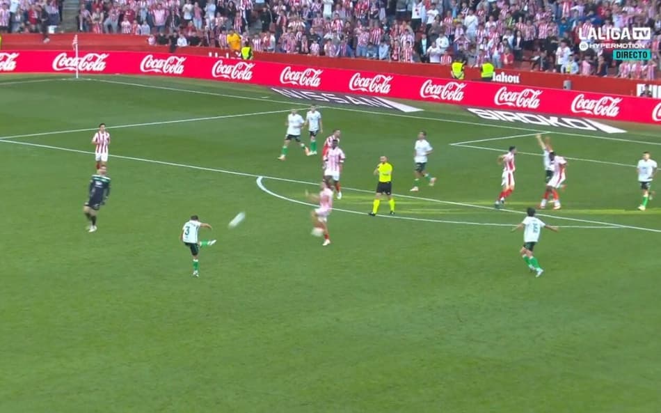 Momento em que juíz apita o final do jogo. (Foto: Reprodução)