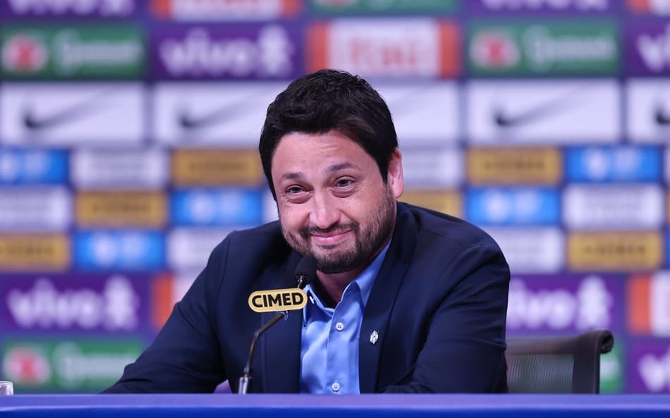 Arthur Elias durante convocação da Seleção feminina nesta segunda-feira (9). (Foto: Lívia Villas Boas / CBF)
