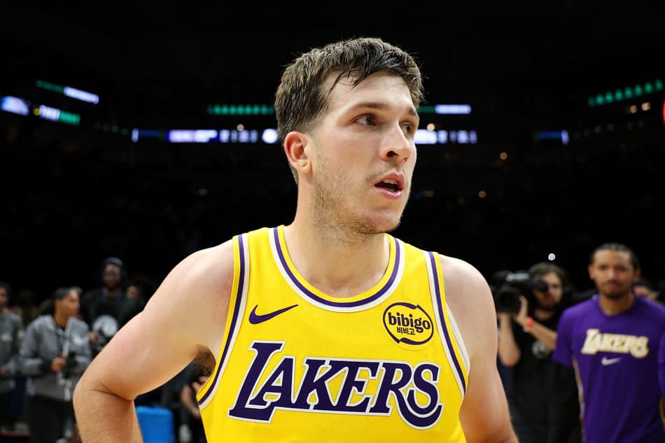 Austin Reaves em vitória do Los Angeles Lakers contra o Minnesota Timberwolves na NBA (Foto: David Berding/Getty Images/AFP)