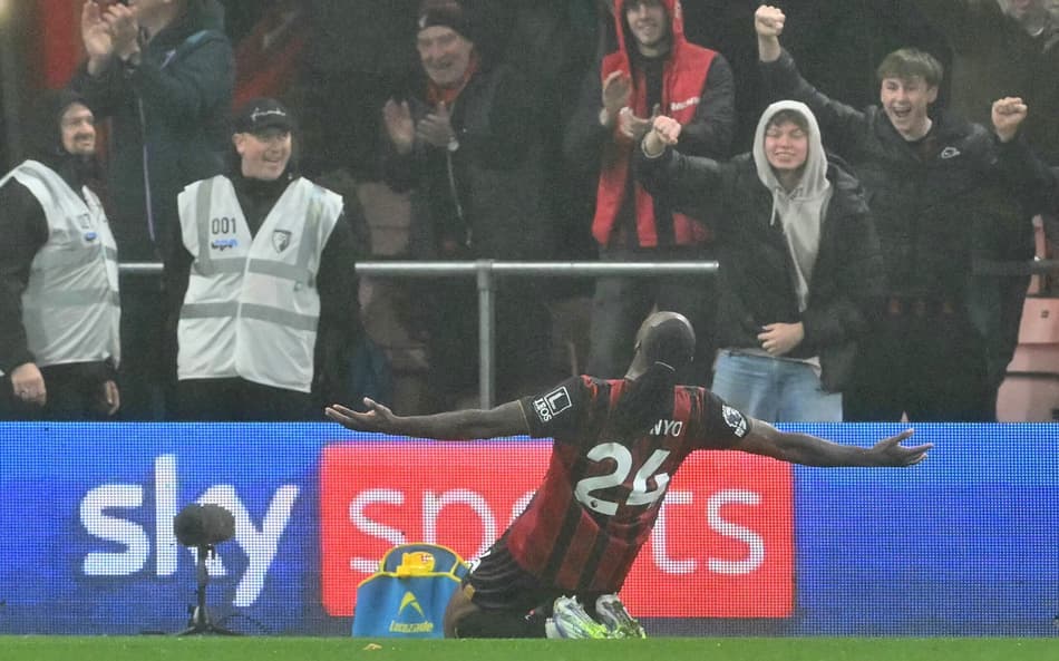 Pela Premier League, Bournemouth venceu o Fulham por 3 a 1 (Foto: Glyn KIRK / AFP)
