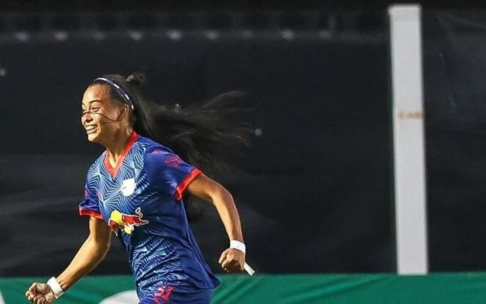 Dos Santos comemora seu gol pelo Bragantino no Paulistão Feminino (Foto: Fernanda Luz/Ag Paulistão)