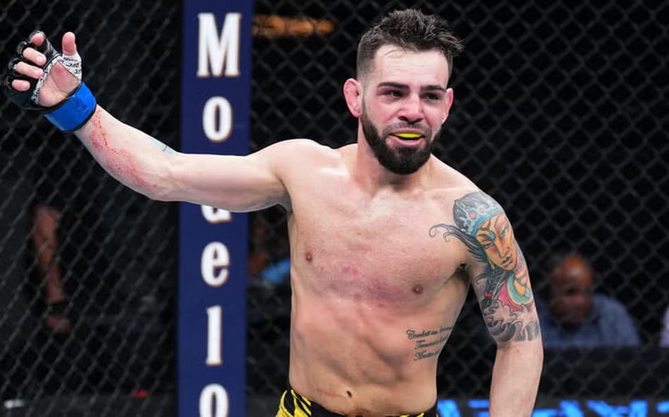 Bruno Silva comemorando vitória no UFC Las Vegas (Foto: Divulgação/UFC)