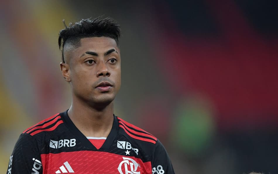 Bruno Henrique, em ação pelo Flamengo contra o Corinthians, no Maracanã, pela ida das semifinais da Copa do Brasil 2024 (Foto: Thiago Ribeiro/AGIF)