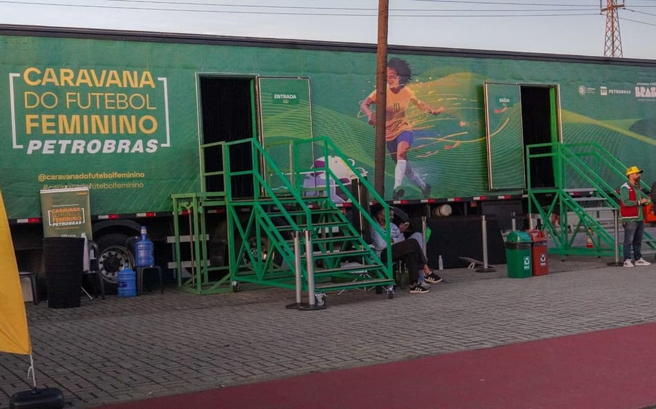 Caravana do Futebol Feminino chega a Porto Alegre