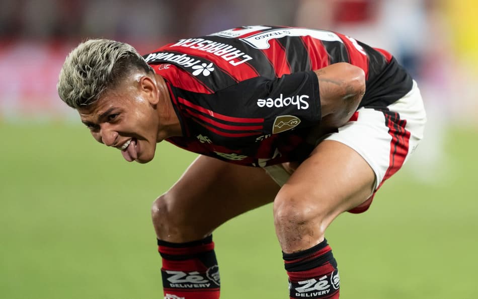 Carrascal em Flamengo x Racing (Foto: Jorge Rodrigues/AGIF)