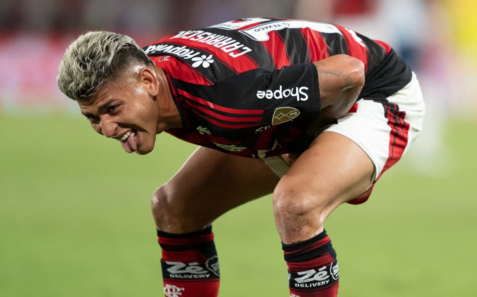 Carrascal em Flamengo x Racing (Foto: Jorge Rodrigues/AGIF)