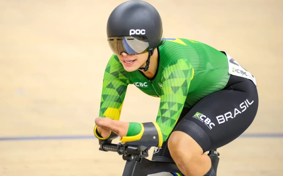 Sabrina Custódia em prova do Mundial de ciclismo de pista no Rio de Janeiro. (Foto: Luis Claudio Antunes/CBC)
