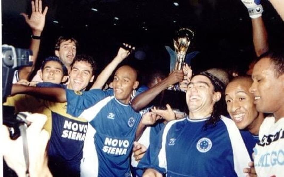 A Copa Sul-Minas elevou o peso dos interestaduais no início dos anos 2000 e abriu caminho para a vaga na Copa dos Campeões. (Divulgação / Cruzeiro)
