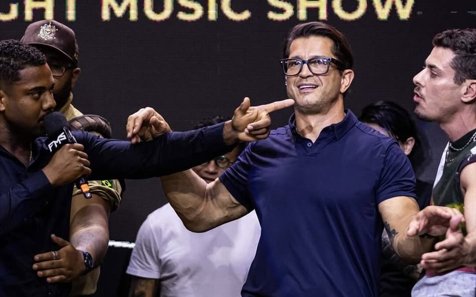 Davi Brito e Sacha Bali na coletiva do FMS 7 (Foto: Reprodução/Instagram/Davi Brito)