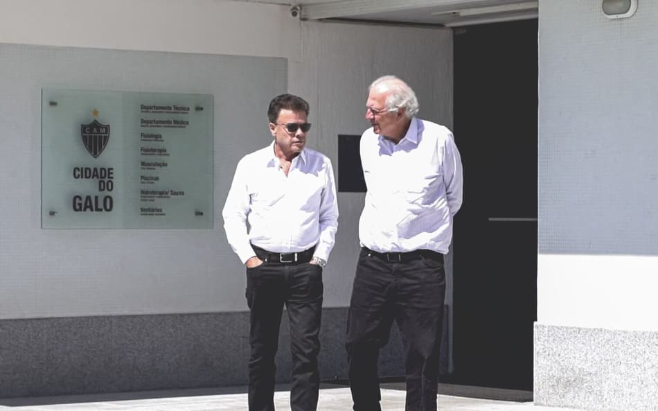Diretoria do Atlético em reunião (Foto: Pedro Souza / Atlético)