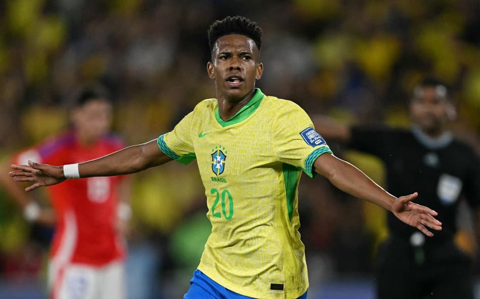 Estêvão comemora seu gol pela Seleção Brasileira em amistoso contra a Coreia do Sul.
