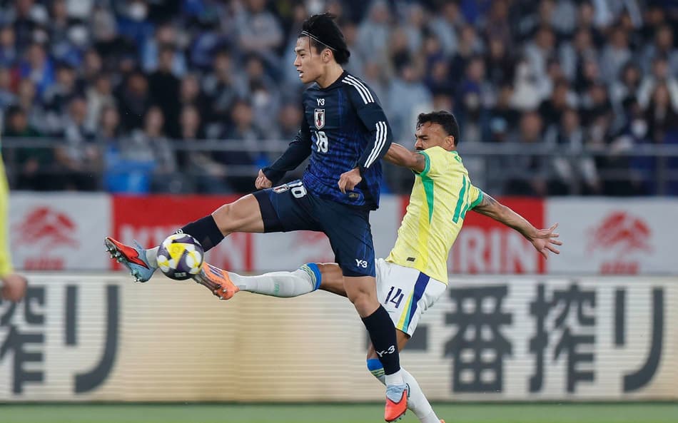 Fabrício Bruno em ação pela Seleção diante do Japão