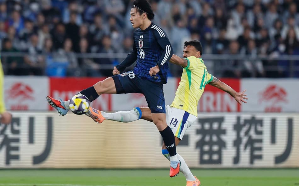 Fabrício Bruno em ação pela Seleção diante do Japão