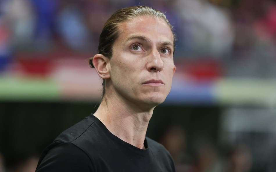 Torcedores mandaram recado para Filipe Luís após vitória do Flamengo no Botafogo (Foto: Gilvan de Souza/Flamengo)