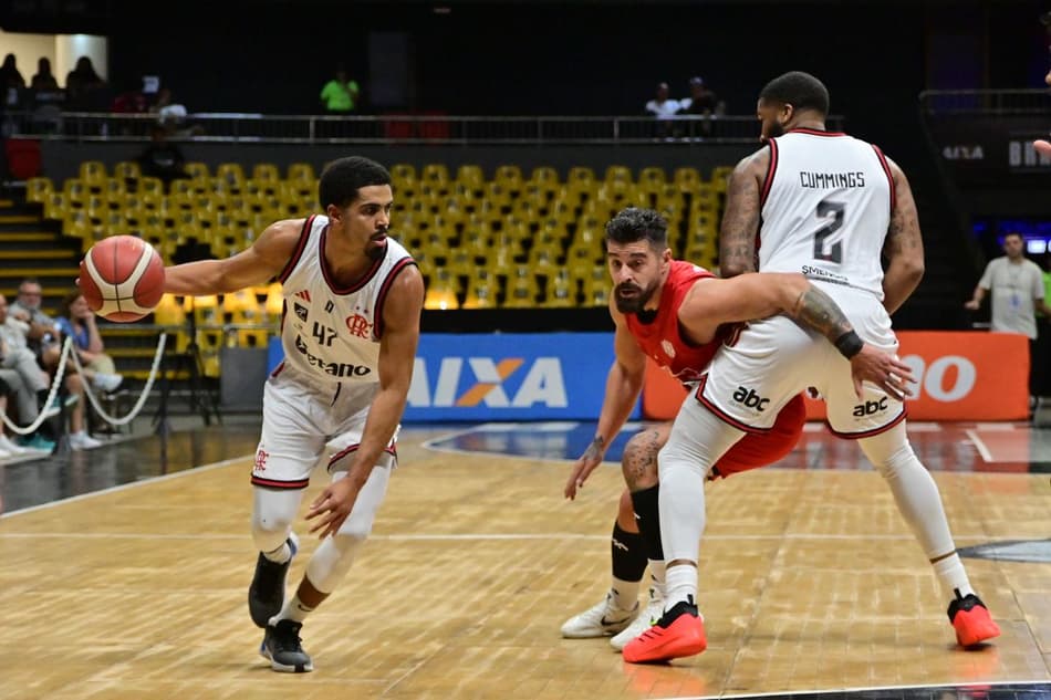 Flamengo é finalista do Torneio de Abertura do NBB
