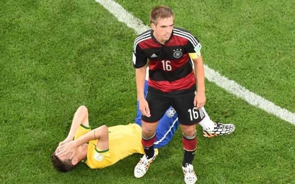 Na semifinal, Lahm participa do histórico 7 a 1 sobre o Brasil