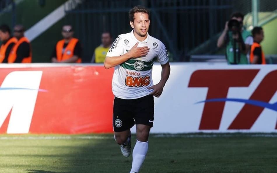 Coritiba x Corinthians - Campeonato Braileiro - Gol do Everton Ribeiro (Foto: Felipe Gabriel)