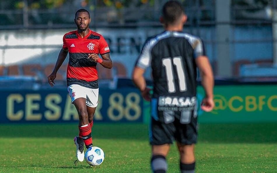 Otávio em ação pelo time sub-20 do Flamengo (Foto: Marcelo Cortes/Flamengo)