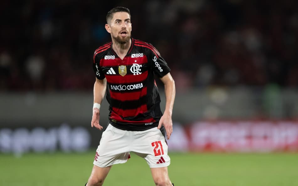 Jorginho em campo pelo Flamengo no Brasileirão