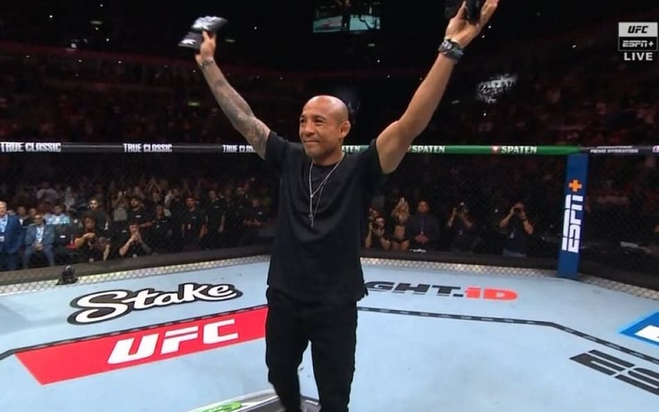José Aldo é homenageado no UFC Rio (Foto: Reprodução/UFC)