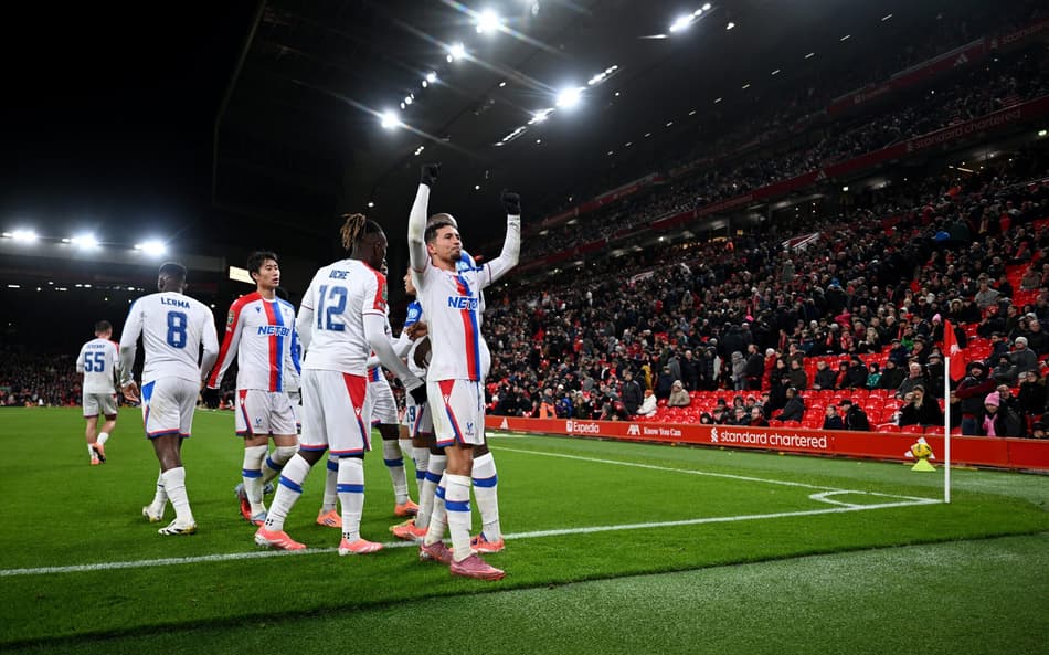 Pela Copa da Liga Inglesa, o Crystal Palace venceu o Liverpool por 3 a 0 (Foto: Paul ELLIS / AFP)