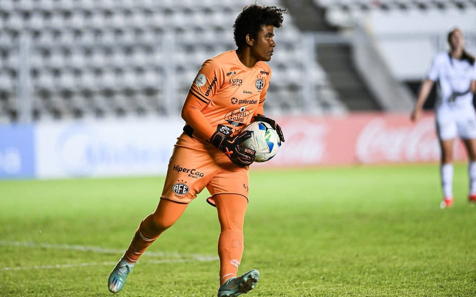 Luciana, da Ferroviária, em campo pela Libertadores Femenina (Foto: Staff Images Woman/Conmebol)