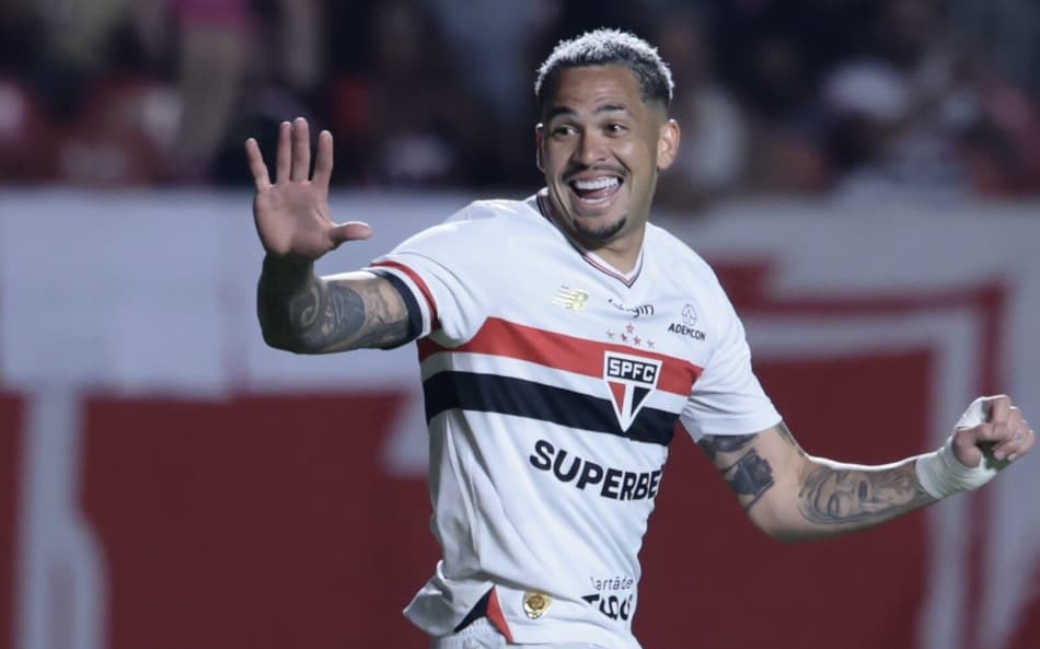 Luciano comemora gol do São Paulo contra o Bahia (Foto: Marcello Zambrana/AGIF)