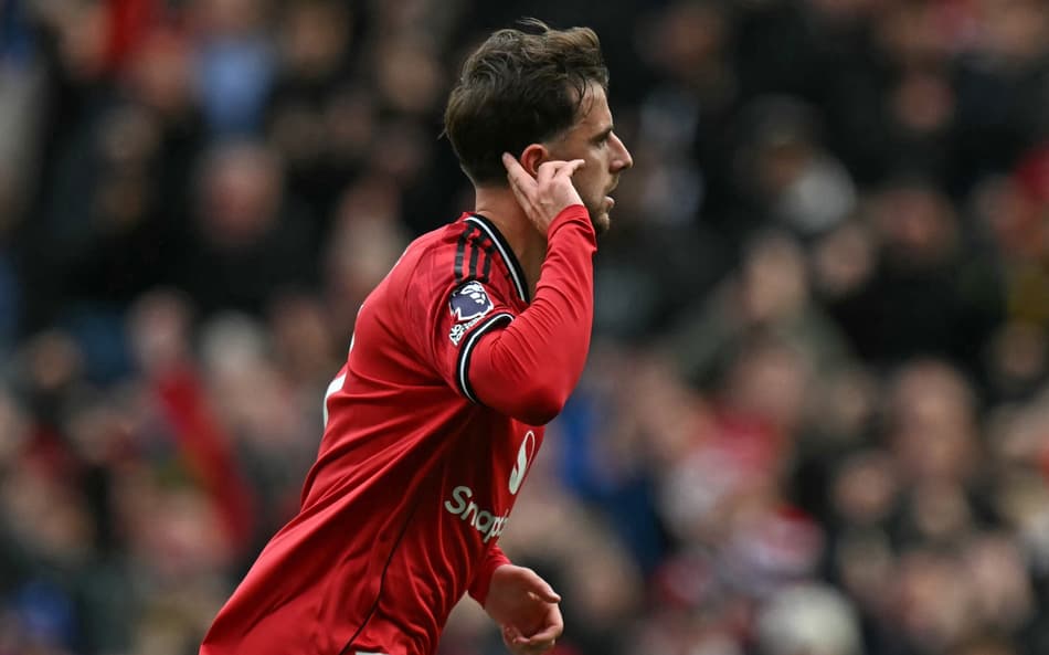 Mason Mount comemora gol pelo Manchester United contra o Sunderland na Premier League.