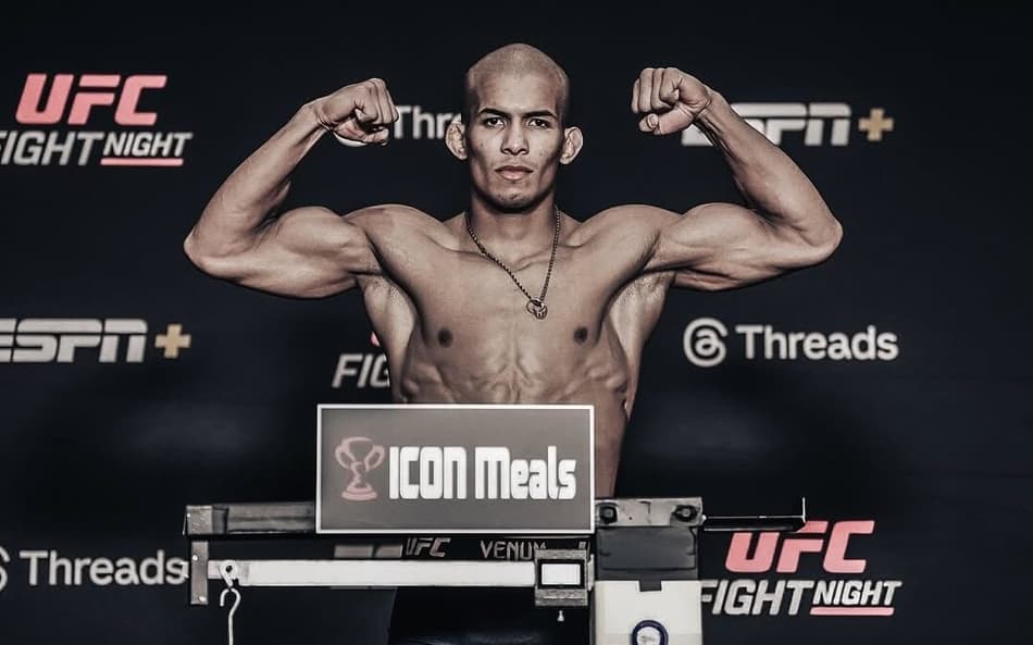 Matheus Camilo em pesagem no UFC (Foto: Reprodução/Instagram: @matheuscamilomma)