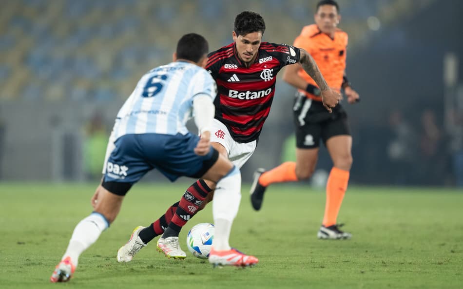 Pedro em Flamengo x Racing (Foto: Jorge Rodrigues/AGIF)