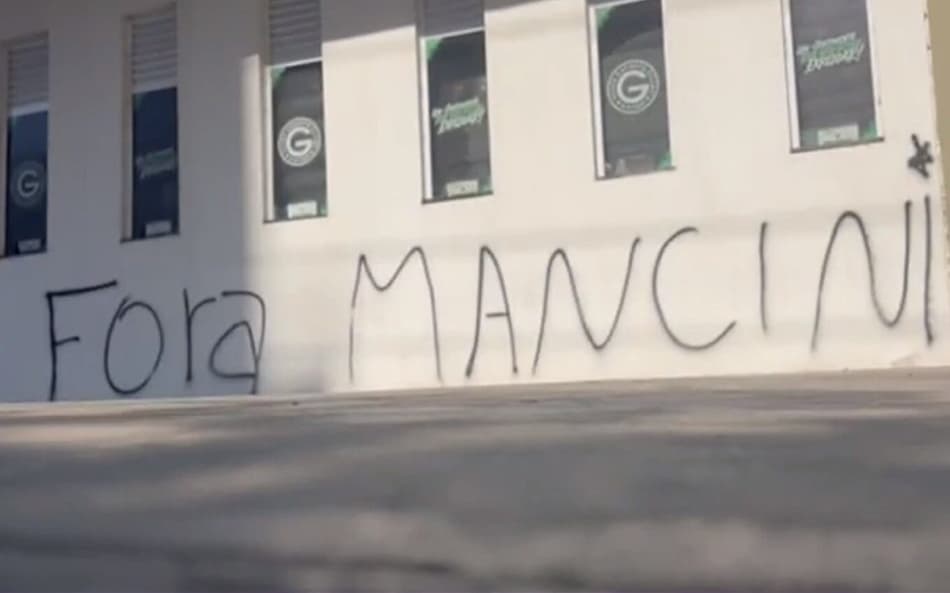 protesto torcida Goiás Vagner Mancini