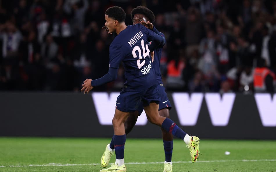 Pela Ligue 1, PSG e Strasbourg empataram por 3 a 3 (Foto: FRANCK FIFE / AFP)