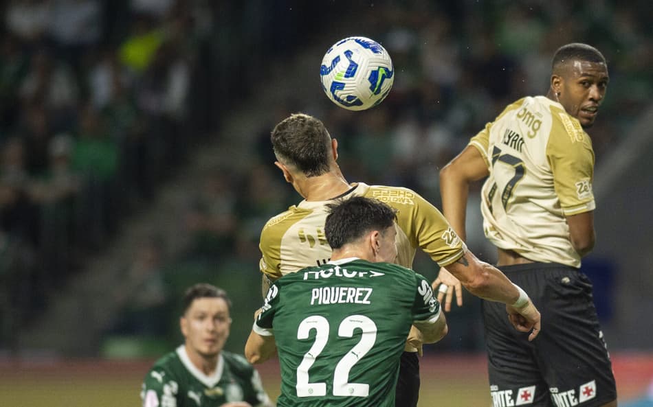 Rayan em Vasco x Palmeiras pelo Brasileirão 2025 (Foto: Anderson Romao/AGIF)