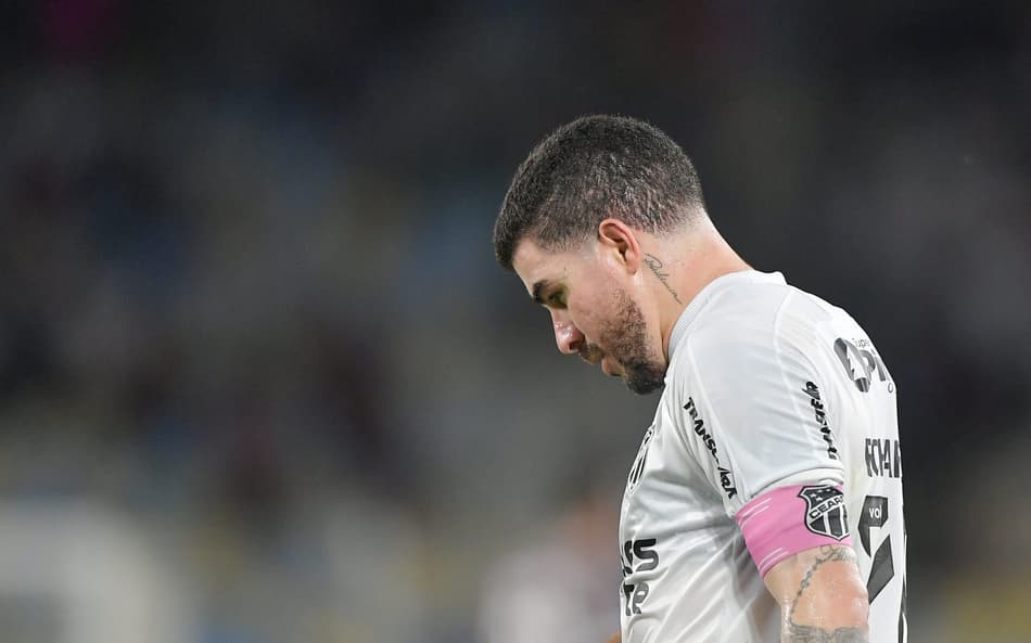 Richardson jogador do Ceara durante partida contra o Fluminense no Maracanã pelo campeonato Brasileiro (Foto: Thiago Ribeiro/AGIF)