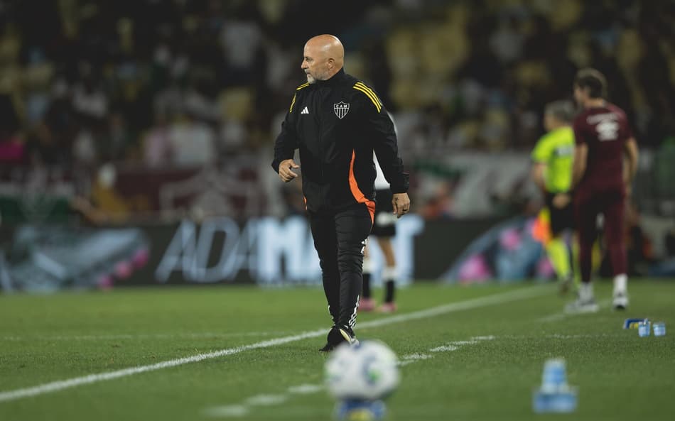 Sampaoli em jogo contra Fluminense