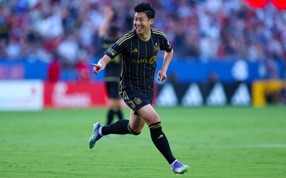 O sul-coreano Son Heung-min comemora seu primeiro gol a serviço do LAFC (Foto: Reprodução/LAFC)