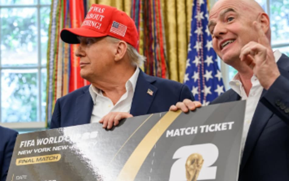 Donald Trump e Gianni Infantino, durante evento na Casa Branca sobre a Copa do Mundo