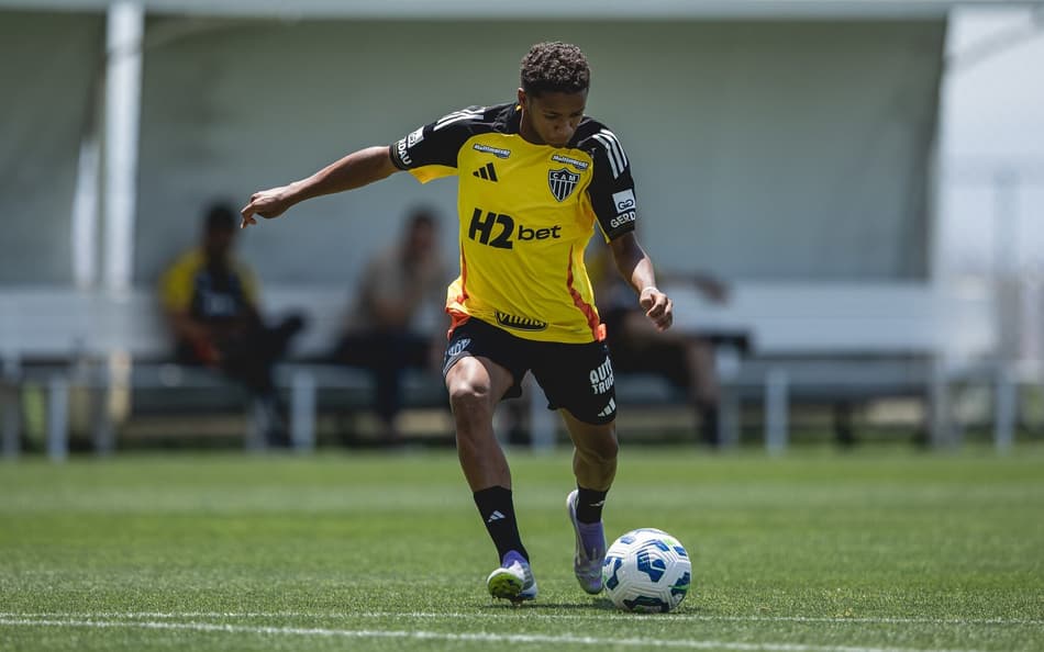 Gabriel Veneno é relacionado pela primeira vez (Foto: Pedro Souza / Atlético)