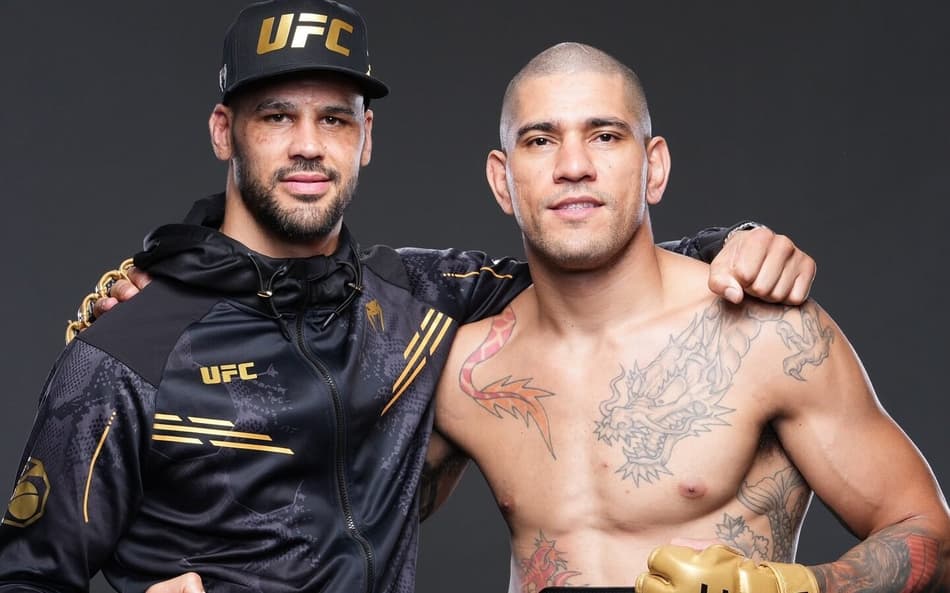 Yousri Belgaroui ao lado de Alex Poatan com cinturão do UFC (Foto: Reprodução/Instagram: @yousriofficial)