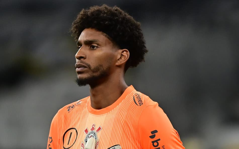 Hugo Souza está de volta ao gol do Timão (Eduardo Carmim/Photo Premium/Gazeta Press)