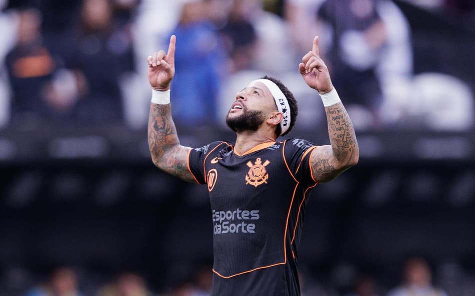 Memphis foi decisivo na vitória do Corinthians (Foto: Vilmar Bannach/Gazeta Press)