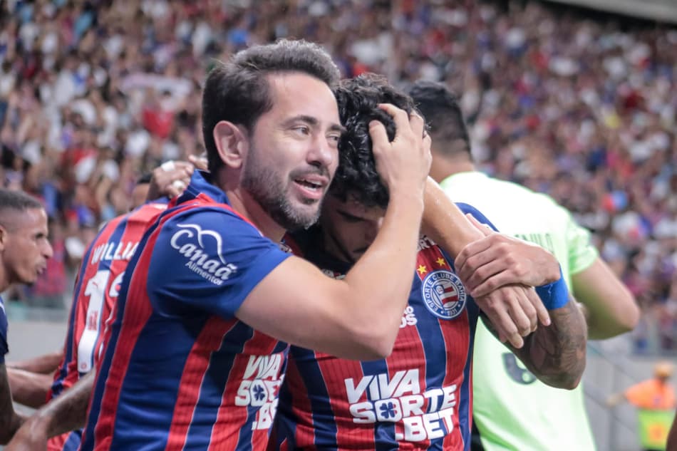 Everton Ribeiro comemora virada do Bahia (Foto: Joao Aurelio/Pera Photo Press)