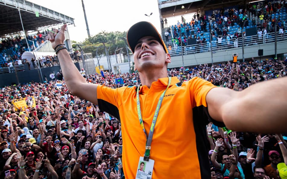 SAO PAULO, SP, 05.11.2023- CORRIDA FORMULA 1: Gabriel Bortoleto, campeao da F3 apos a corrida do Grande Premio Rolex de Sao Paulo de F1 na tarde deste domingo (05), no Autodromo de Interlagos. (Foto: Vinicius Nunes/Agencia F8/Gazeta Press)