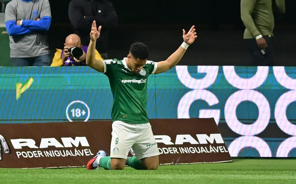 Vitor Roque, centroavante do Palmeiras