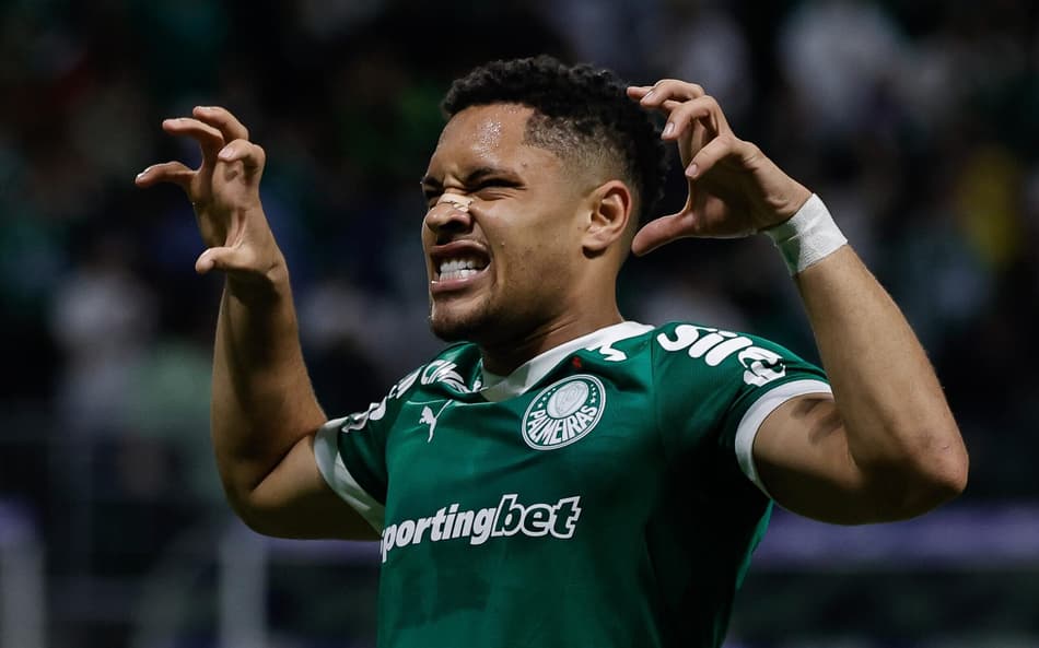 Vitor Roque, do Palmeiras, comemora gol contra o Santos (Foto: Adriana Spaccasassi Bianchi/MOCHILA PRESS)