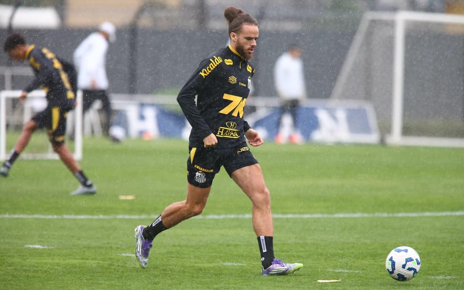 Billal Brahimi foi anunciado pelo Santos no dia 24 de setembro. (Foto: Mauricio De Souza/Agif/Gazeta Press)