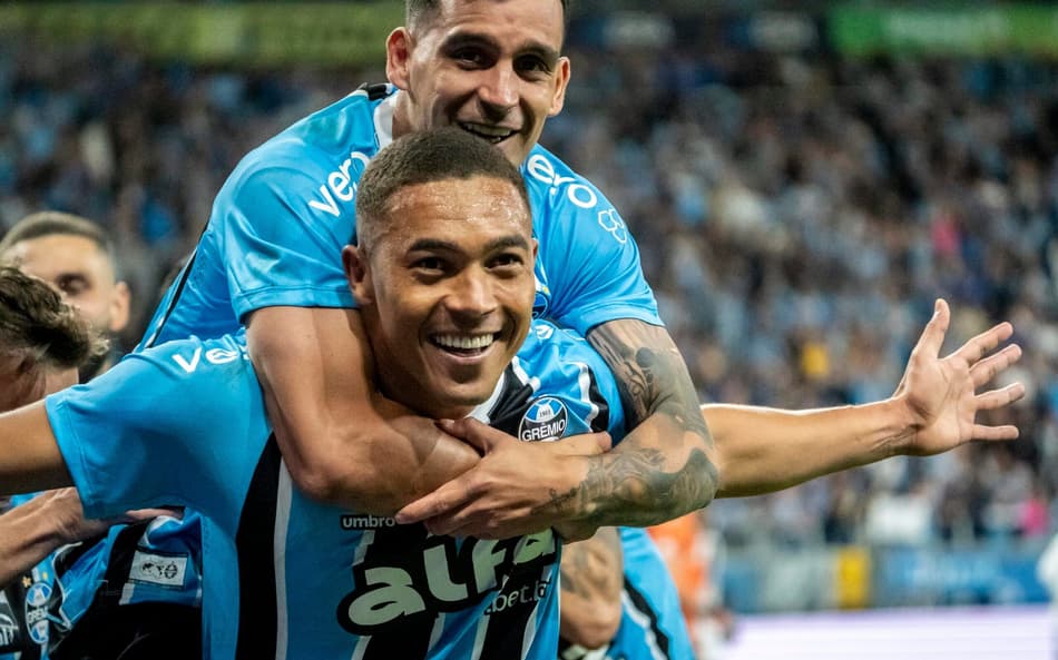 Carlos Vinicius - Grêmio